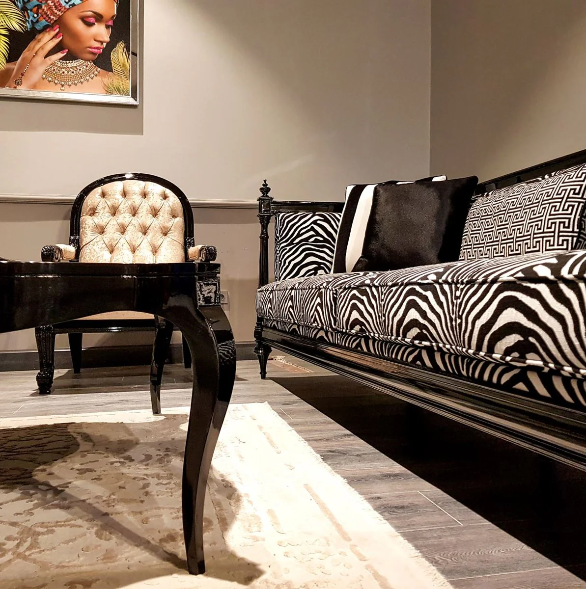 Luxury Baroque Sofa Zebra / Black - Handcrafted Living Room Sofa in Baroque Style - Noble Baroque Living Room Furniture