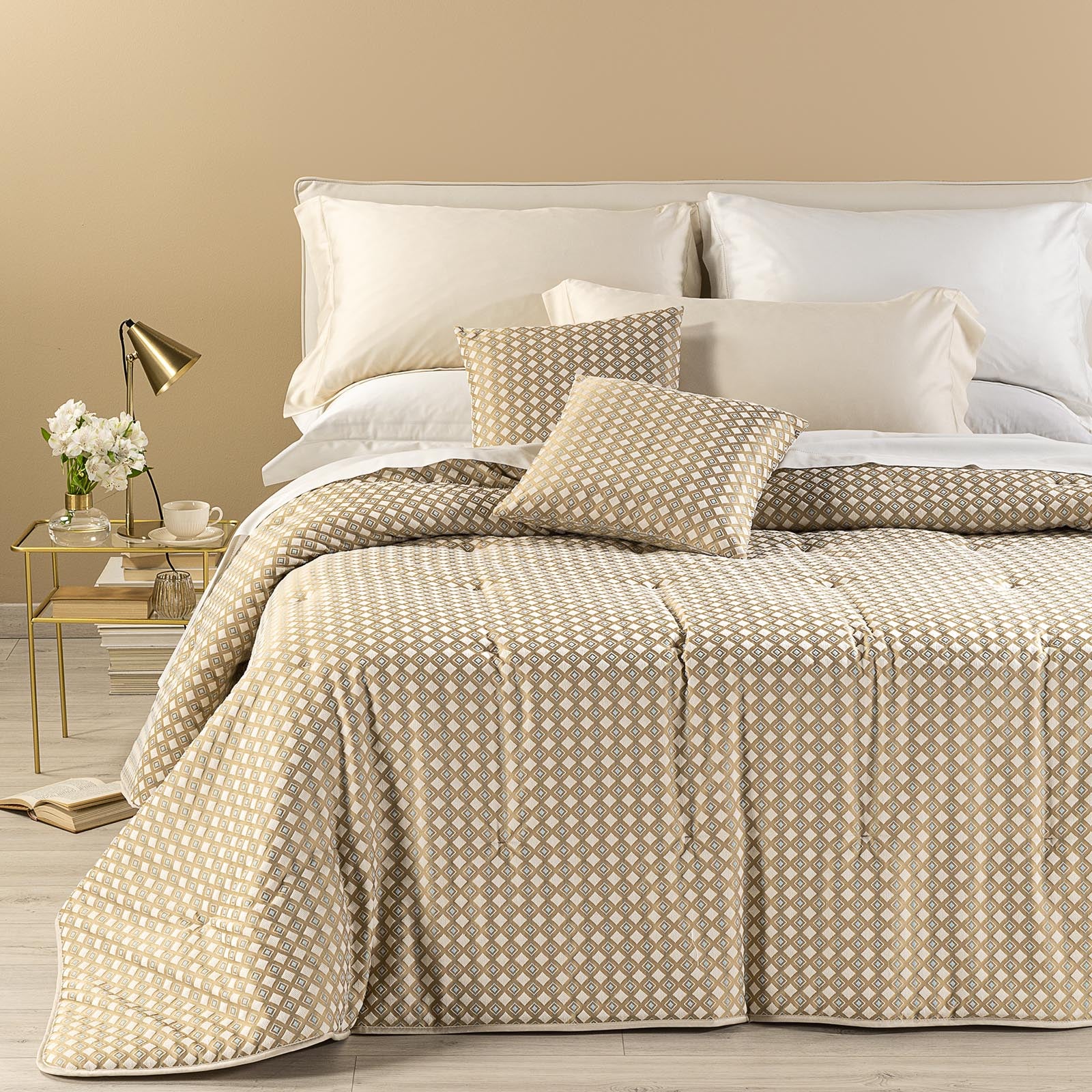 Very light in satin jacquard venere double gold dreaming