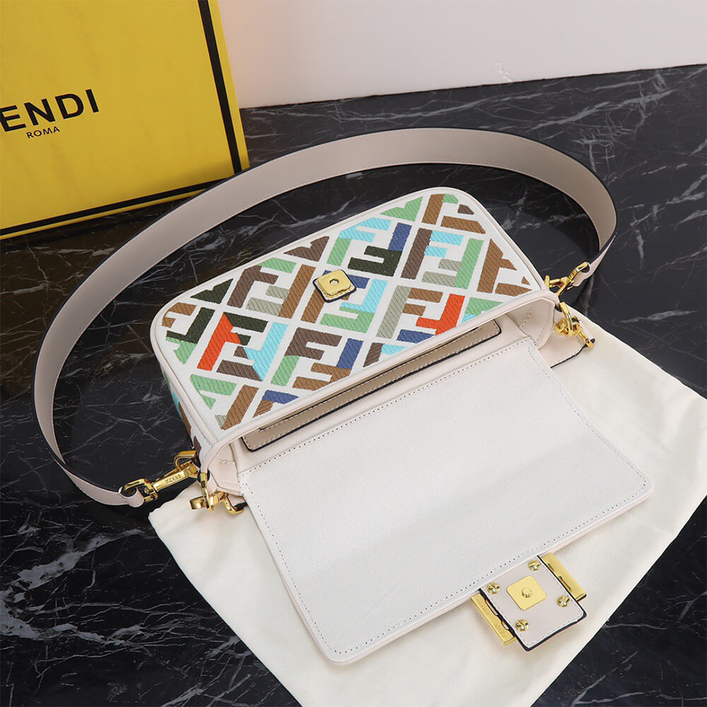 Fendi Baguette - Top Club