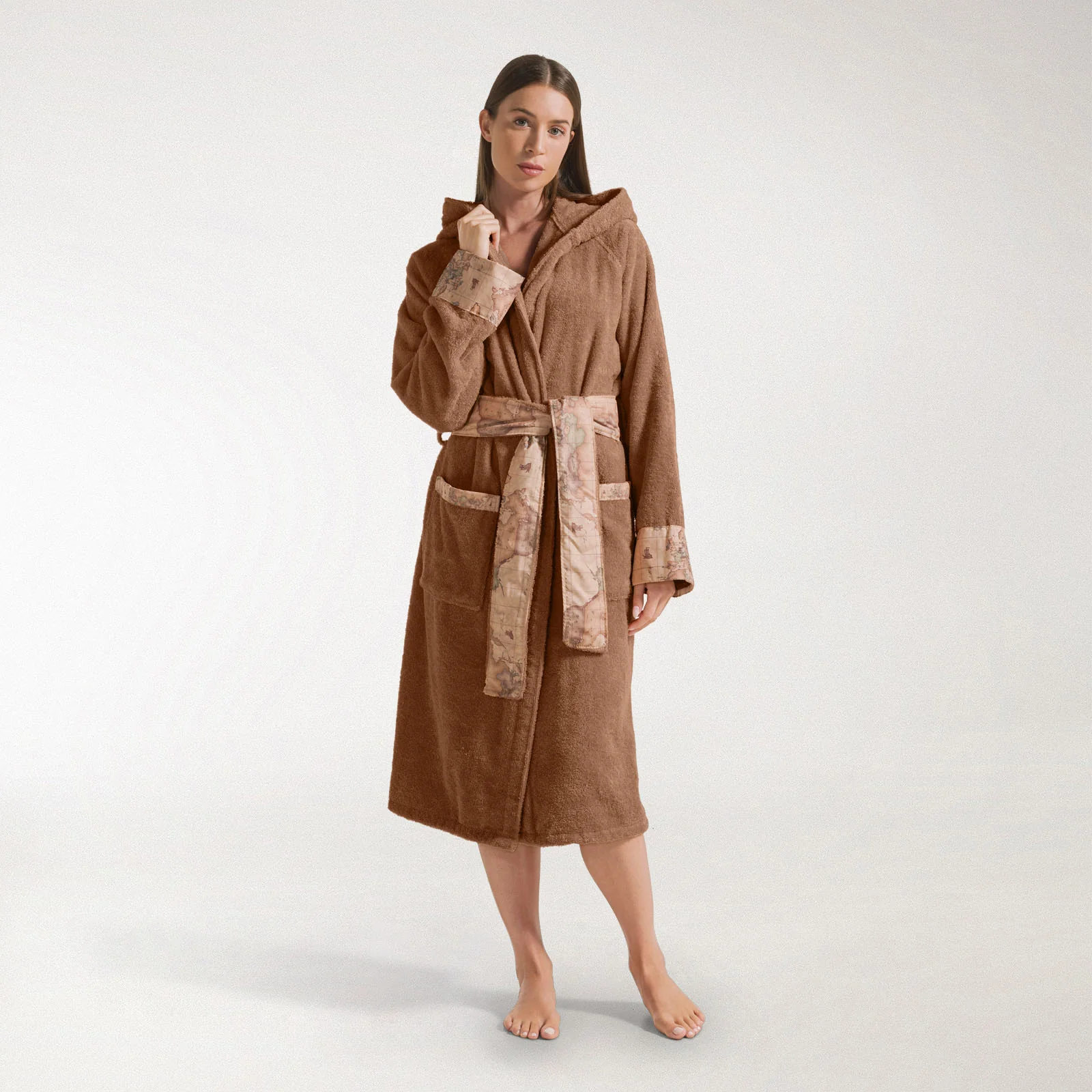 Accappatoio Con Cappuccio In Cotone Geo Classic L/Xl Tortora Alviero Martini 1A Classe