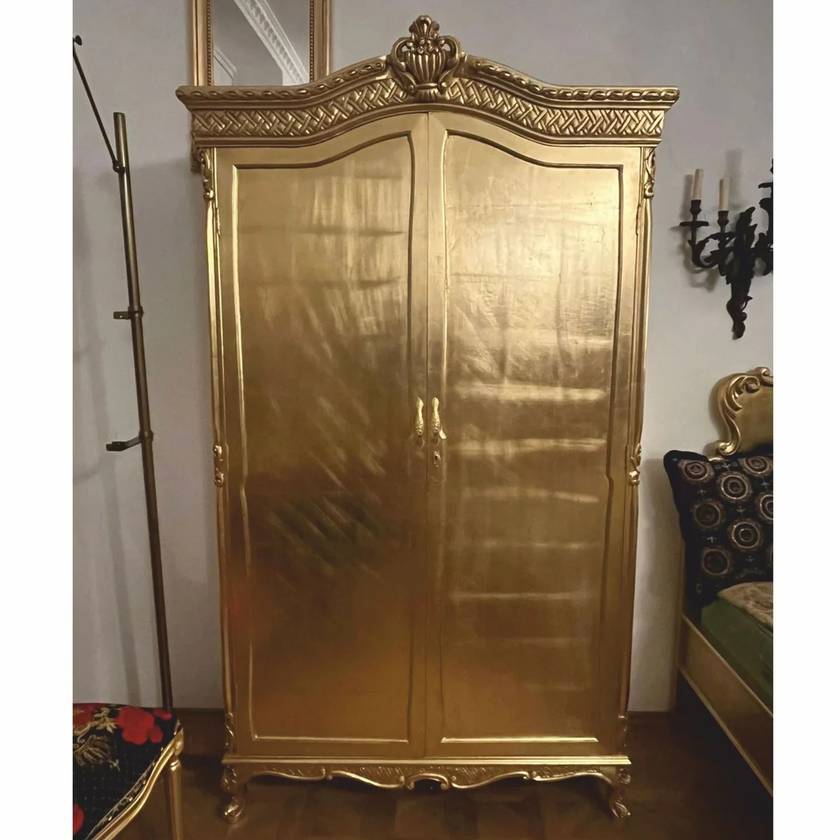 Baroque bedroom cabinet with 2 doors gold H. 220 cm - Baroque style bedroom furniture