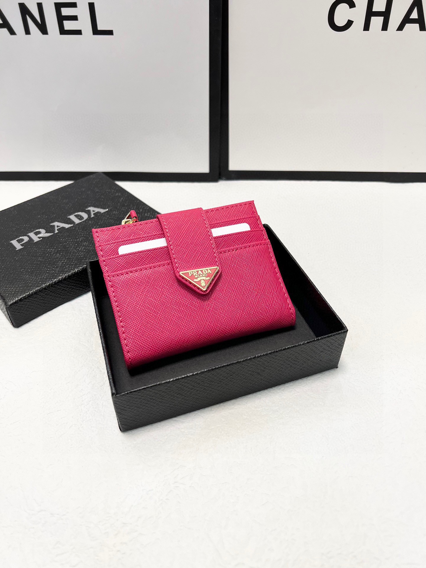 Pra wallet men and women size : 10x9 cm