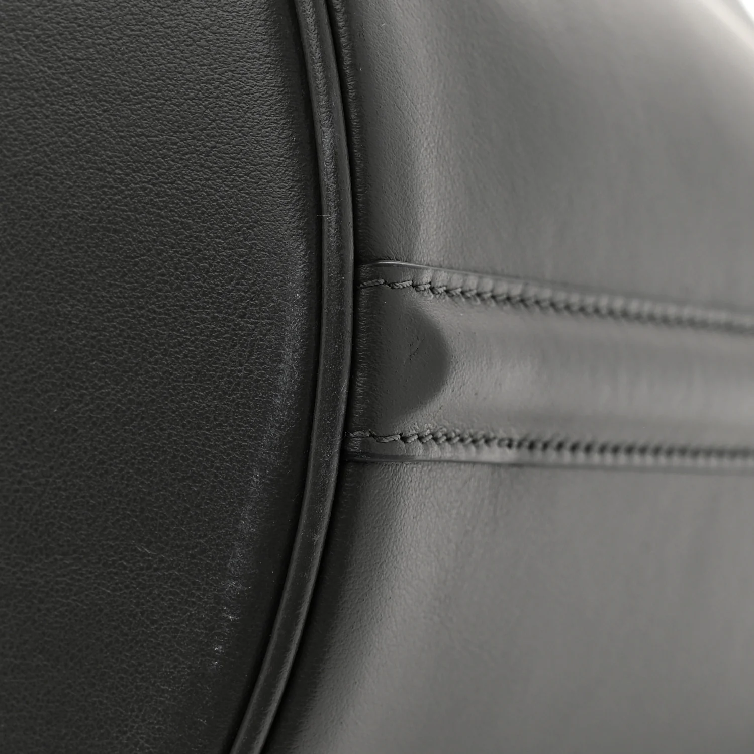 Smooth Calfskin Bucket 16 Bag Anthracite - Top Club