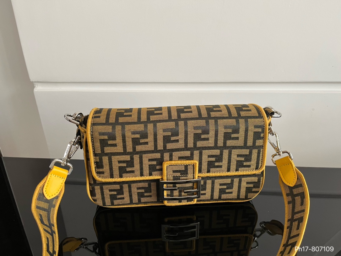 Fen new arrival bag size : 26 * 14.5  cm - Top Club