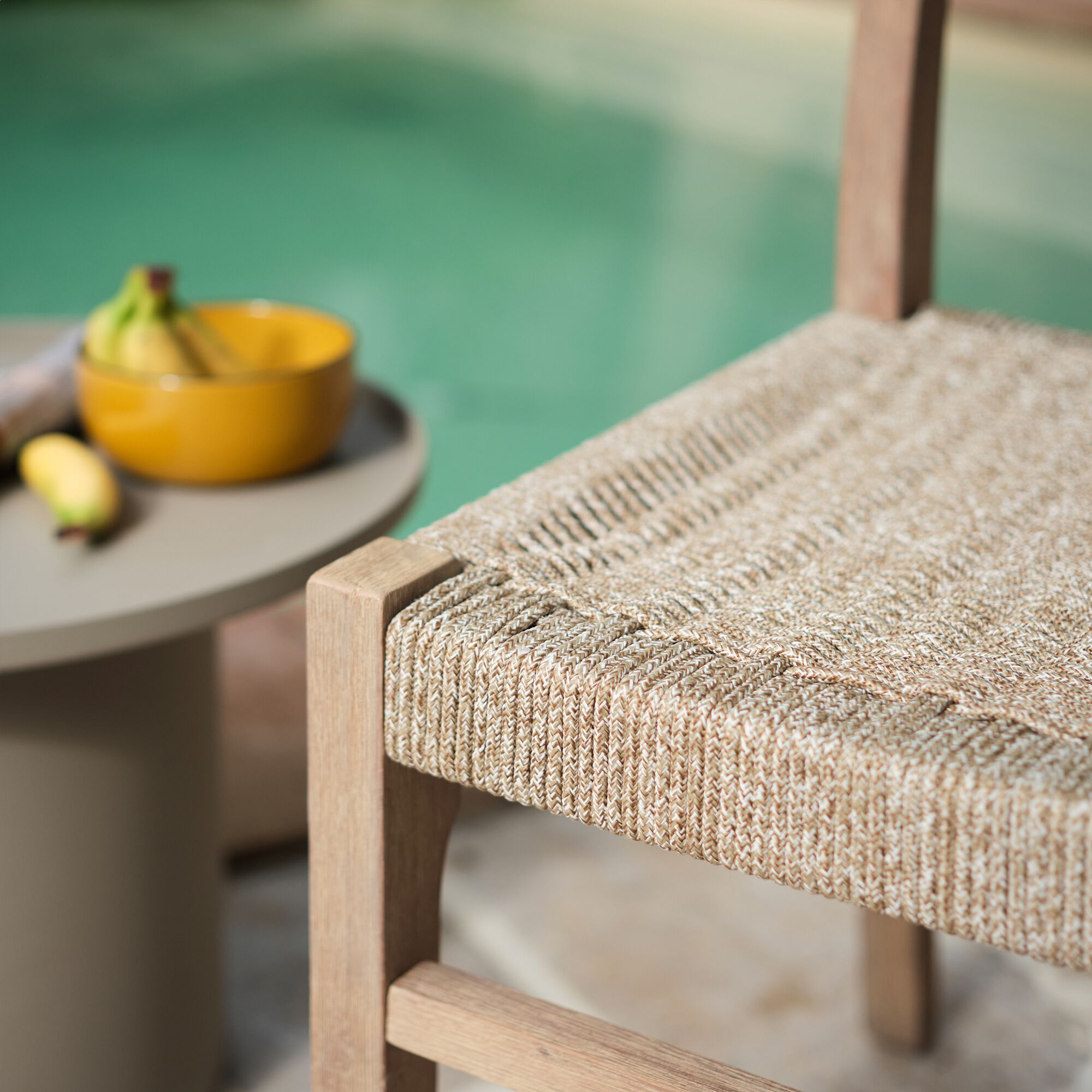 SORGUES - Chaise de jardin en acacia et assise en corde - bois foncé