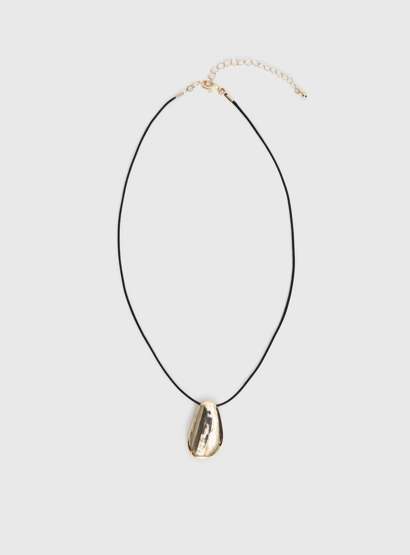 Prominent Pendant Necklace Gold