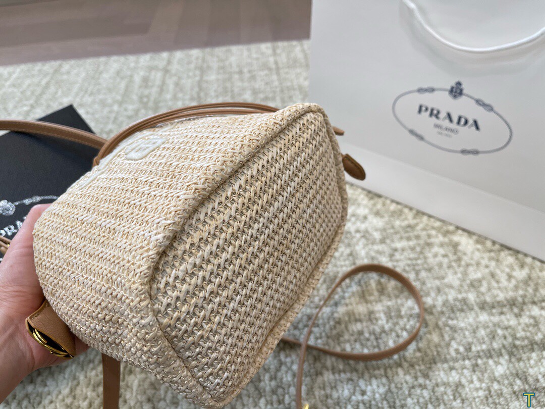Pra nwe arrival bucket bag size: 18 * 22 cm - Top Club