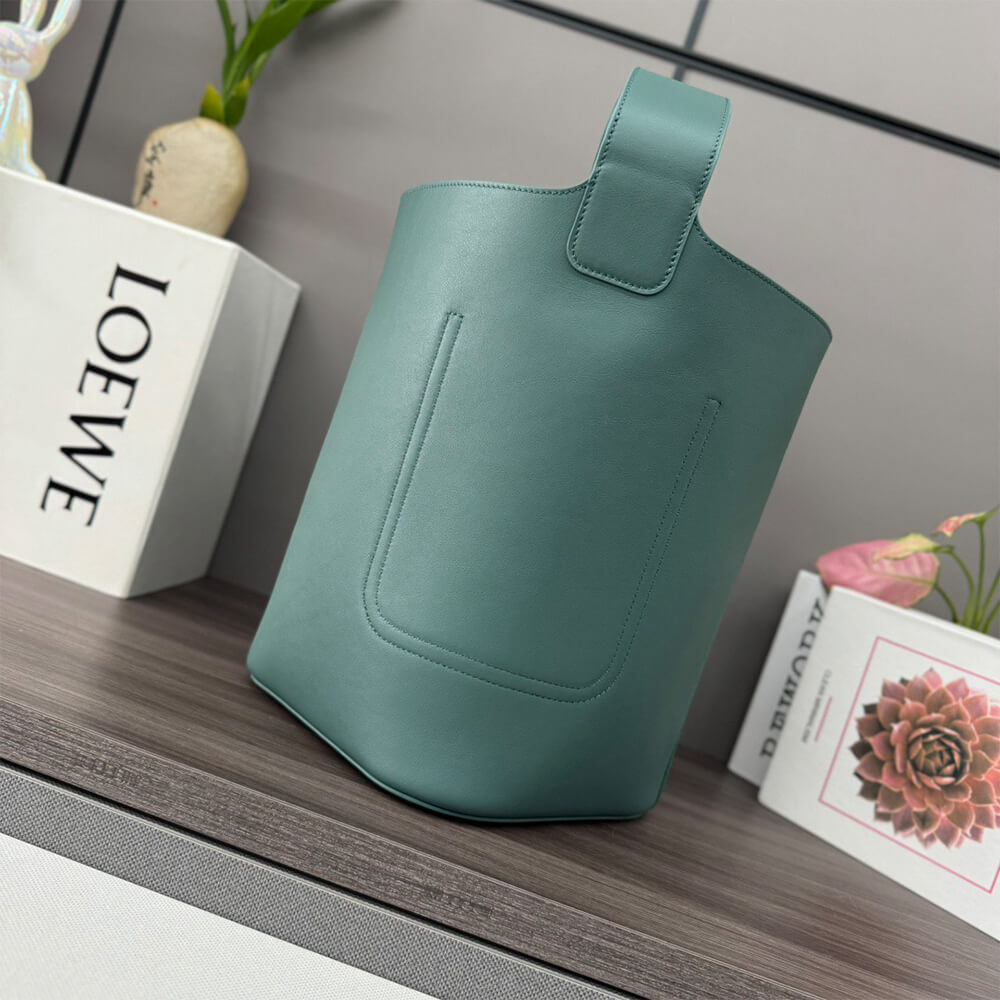 LOEWE Medium Pebble bucket in smooth calfskin(high-end grade) - Top Club