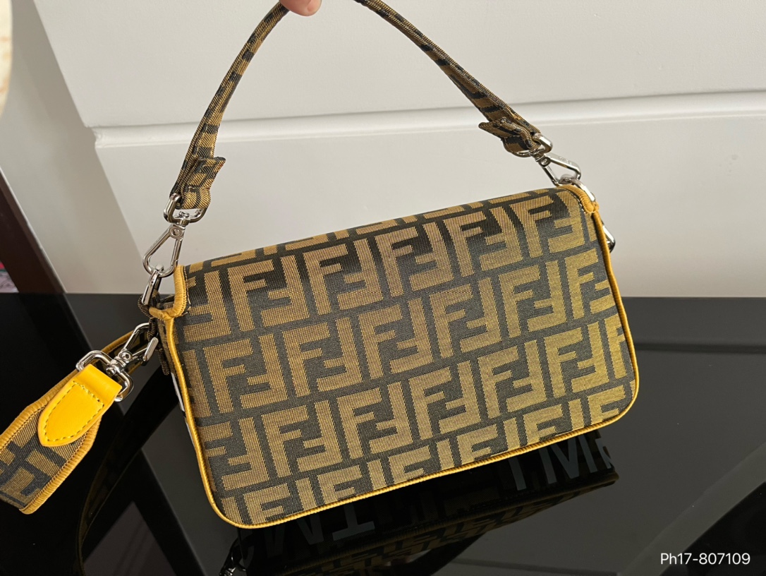 Fen new arrival bag size : 26 * 14.5  cm - Top Club