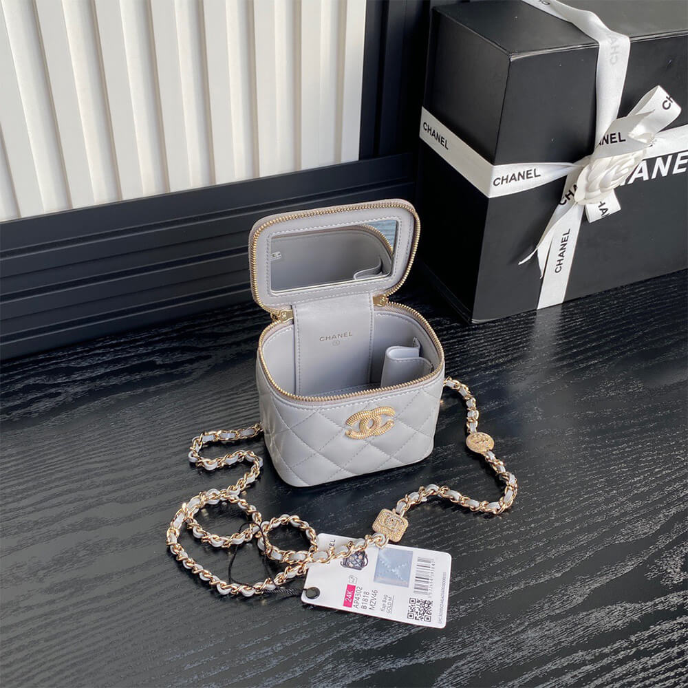CHANEL Small Vanity with Chain(HIGH-END GRADE) - Top Club