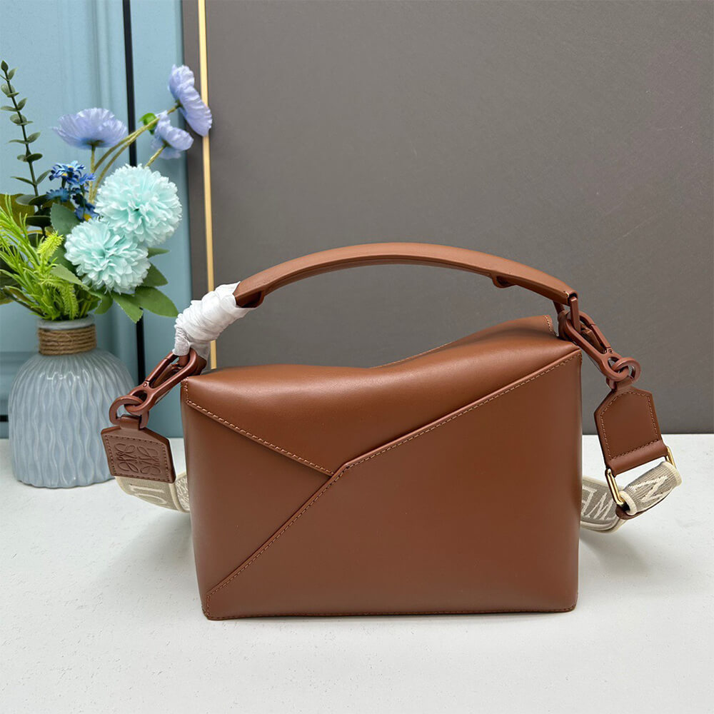 LOEWE Small Puzzle Bag - Top Club
