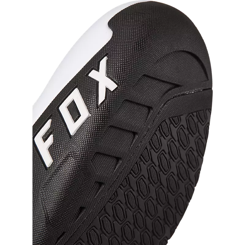 Instincts boots