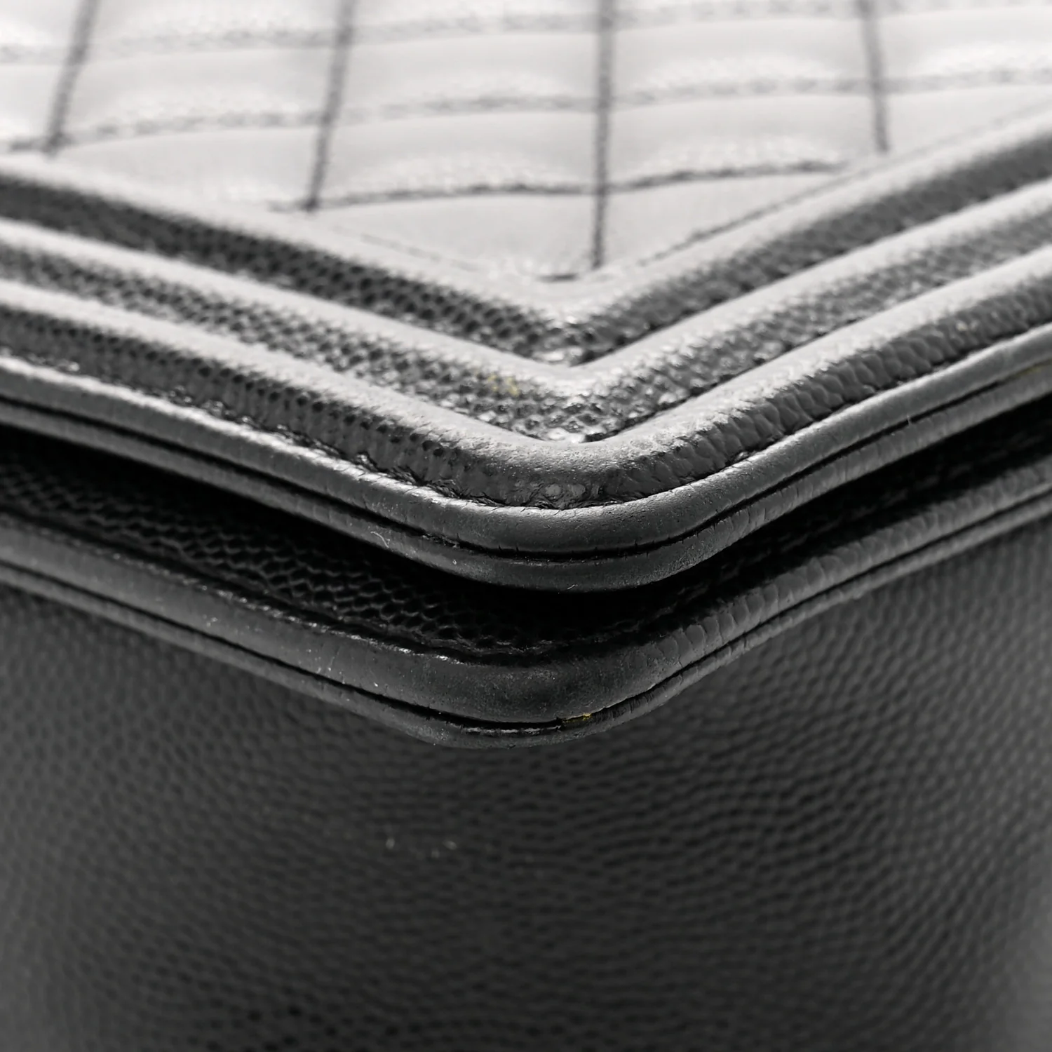 Caviar Quilted New Medium Boy Flap Black - Top Club