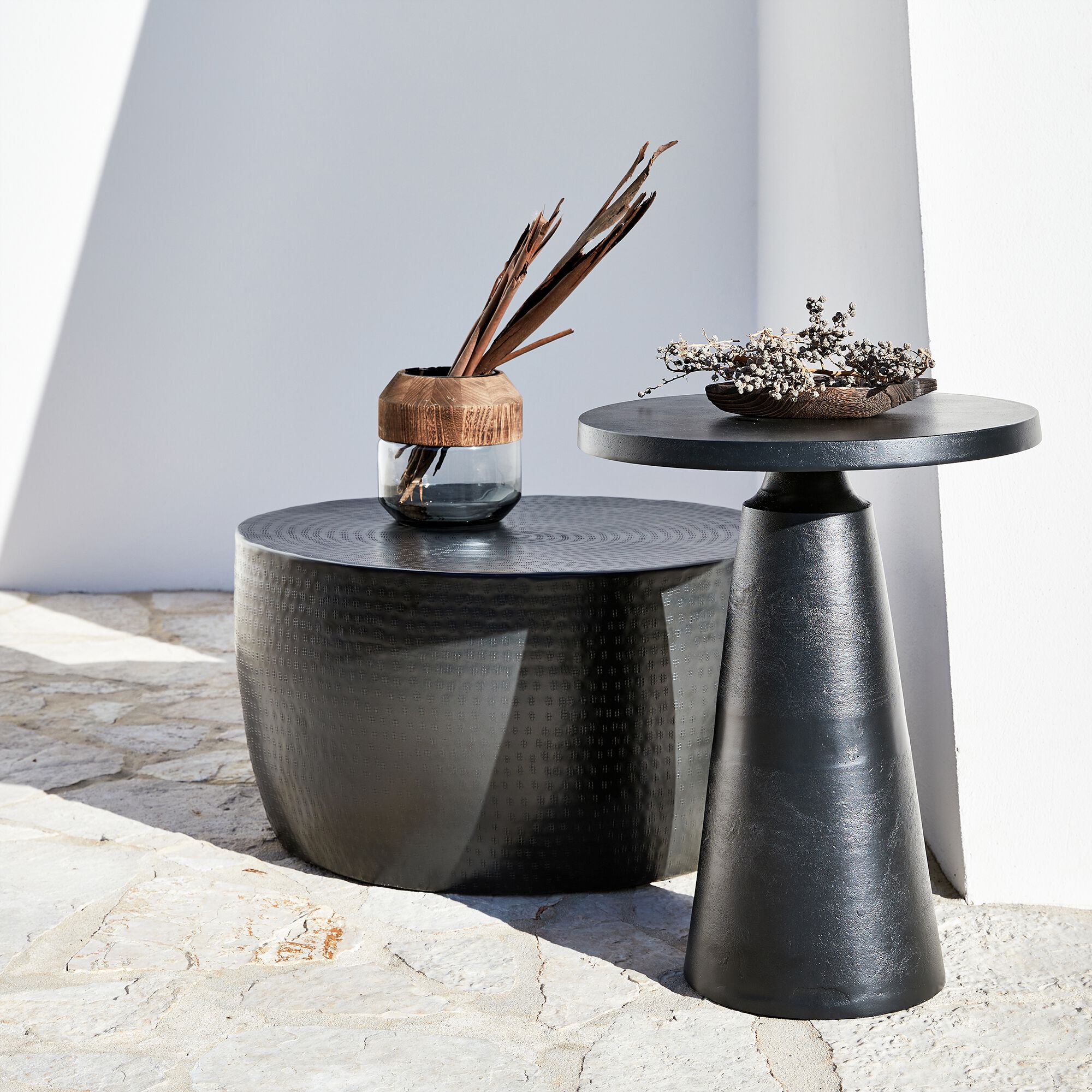 JAMUI - Bout de canapé en aluminium - noir D51xH60cm