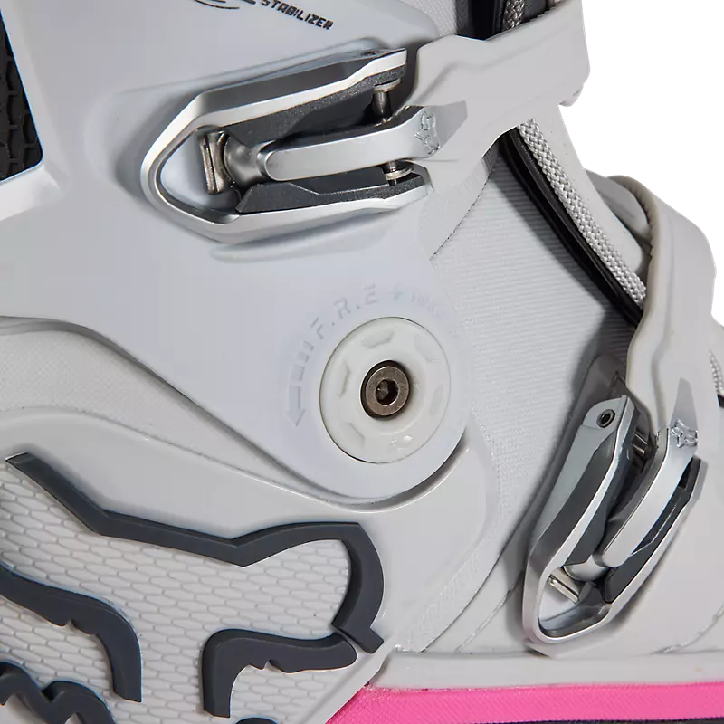 Instincts boots