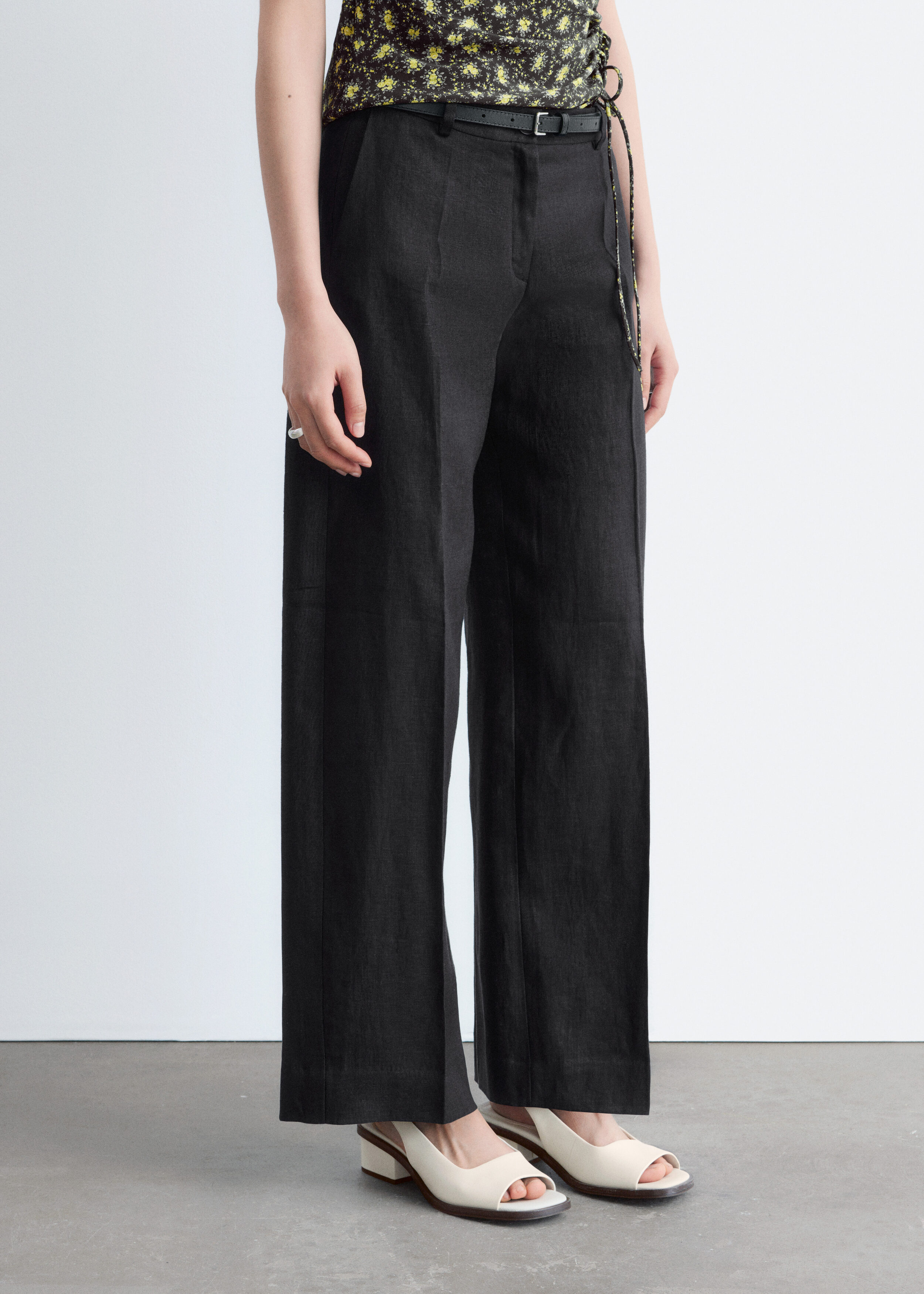 & Other Stories TAILORED LINEN TROUSERS