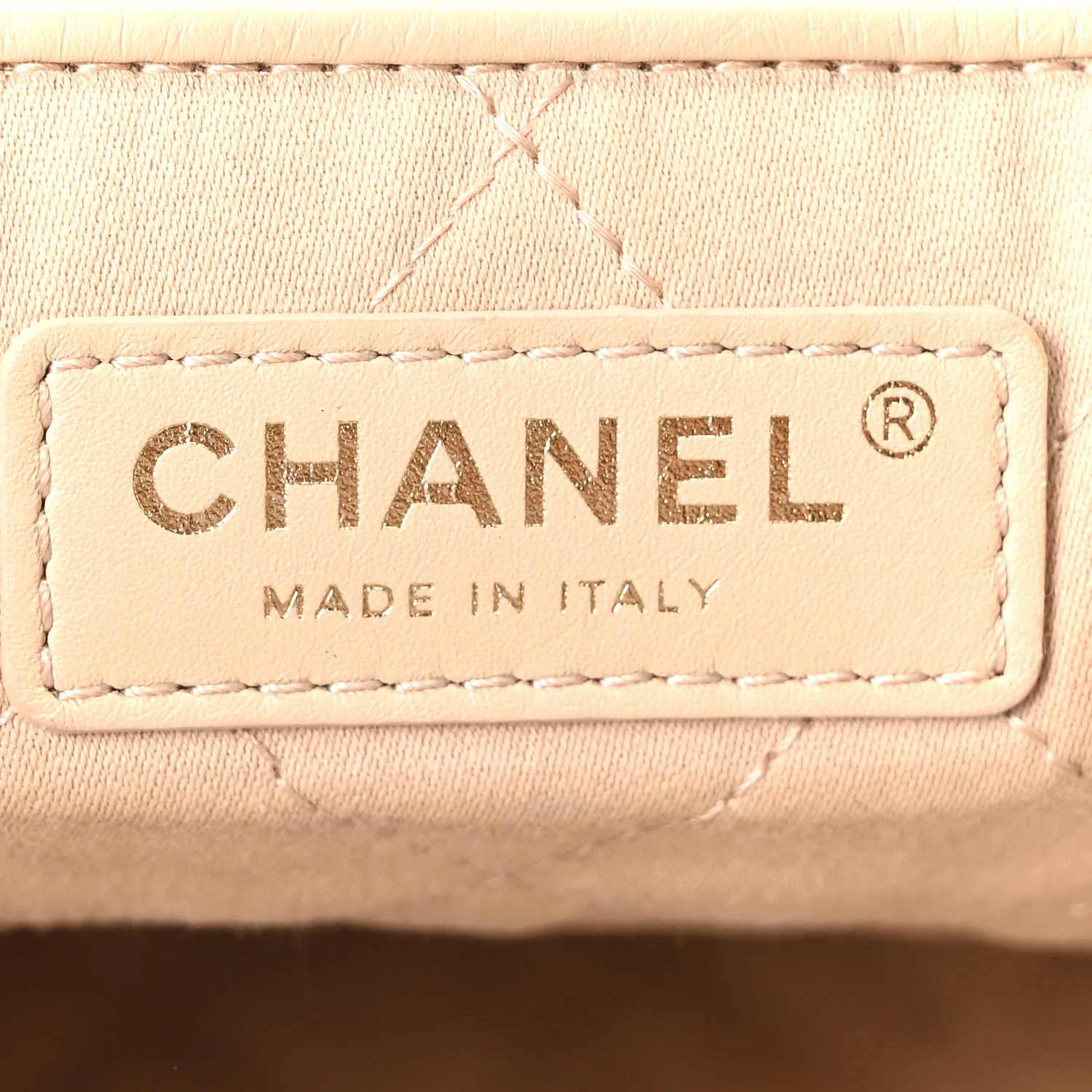 Shiny Calfskin Quilted Chanel 22 White - Top Club