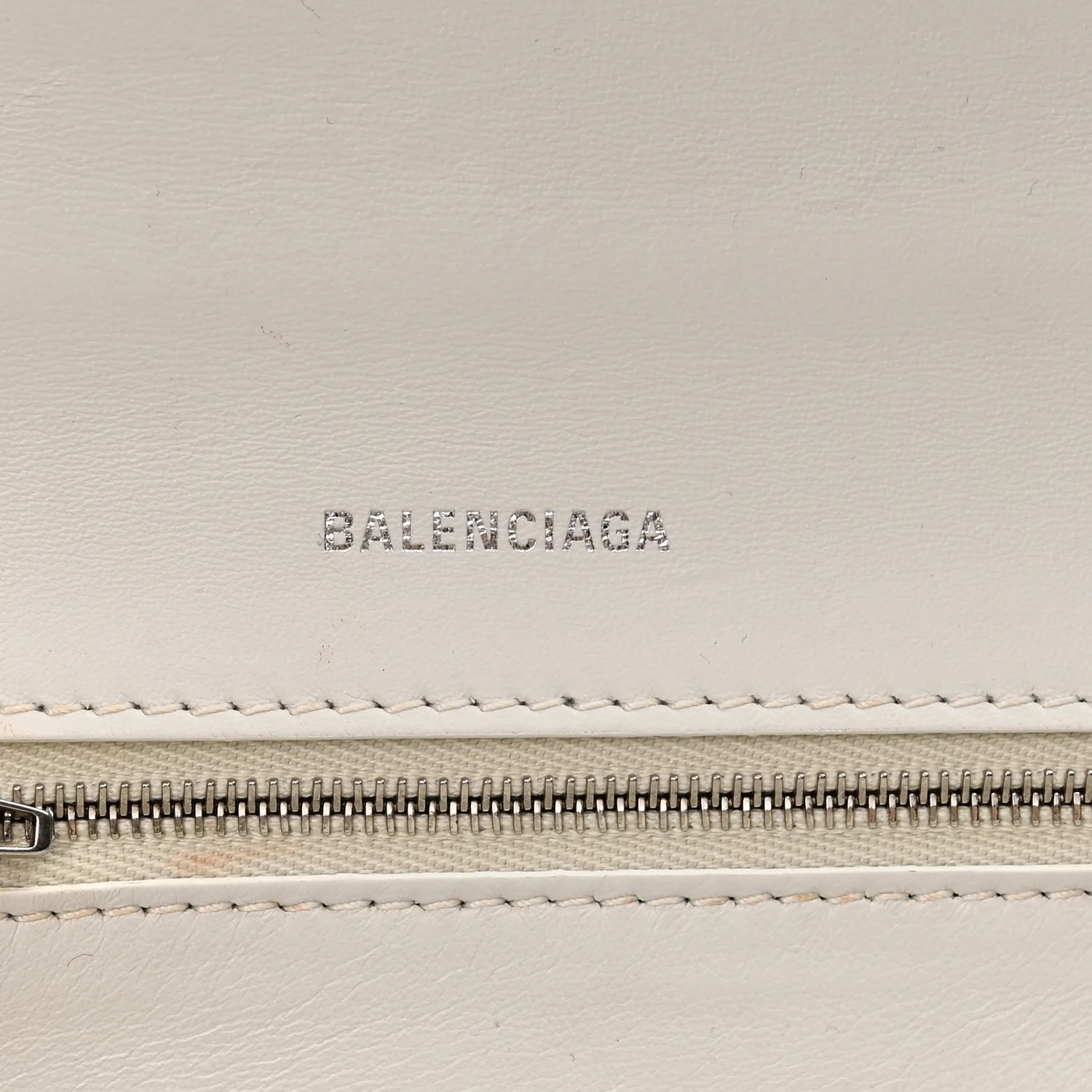 Shiny Box Calfskin Tonal B Hourglass Stretch Top Handle Bag White - Top Club
