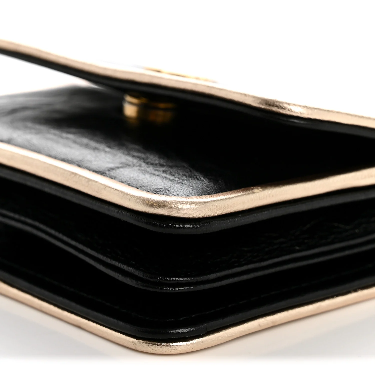 Metallic Calfskin Clutch With Chain Black Gold - Top Club