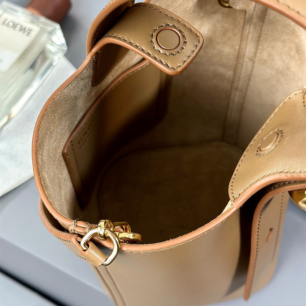 LOEWE Mini Pebble bucket in smooth calfskin(high-end grade) - Top Club