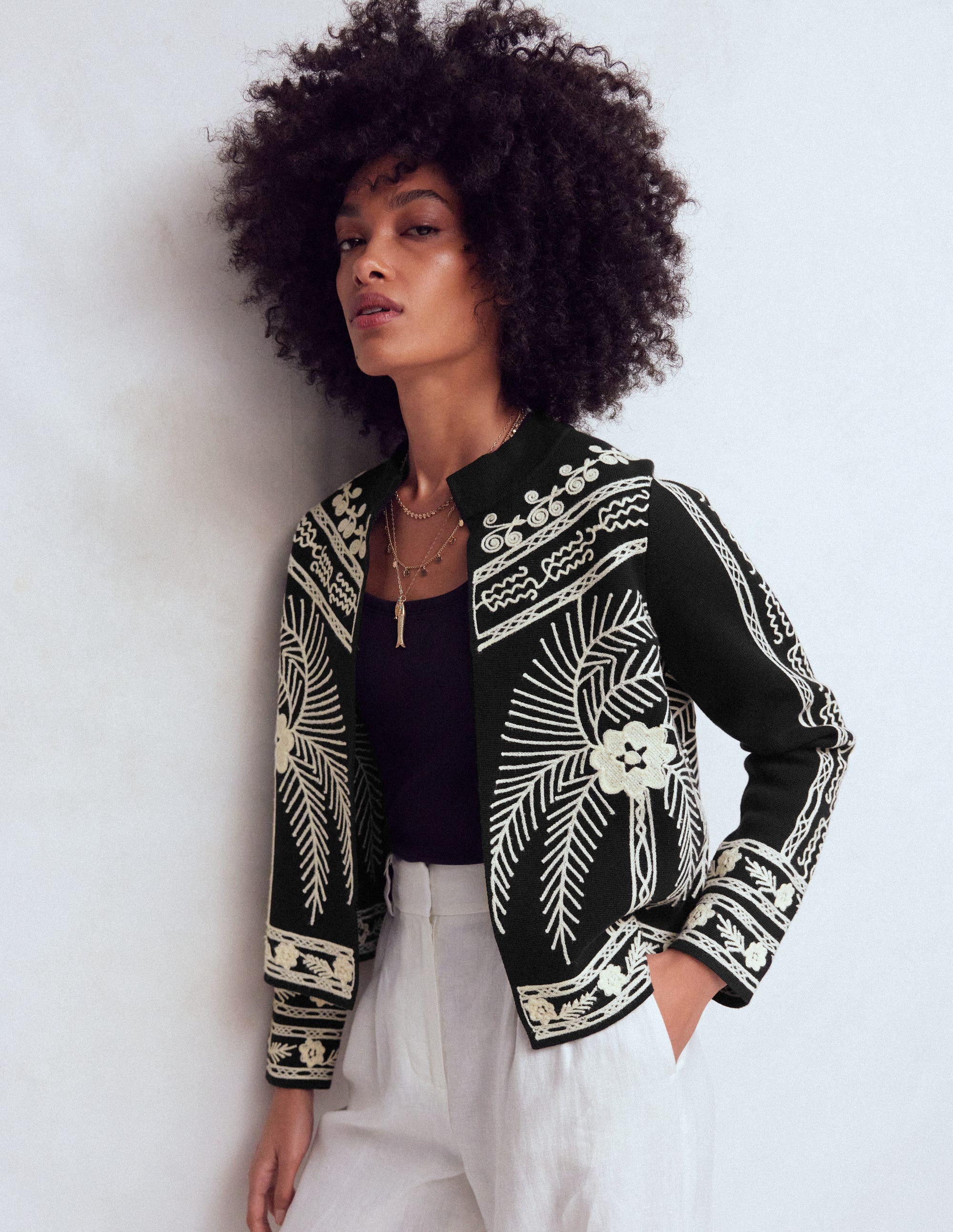 Elena Jacke mit Stehkragen-Schwarz, Stickerei