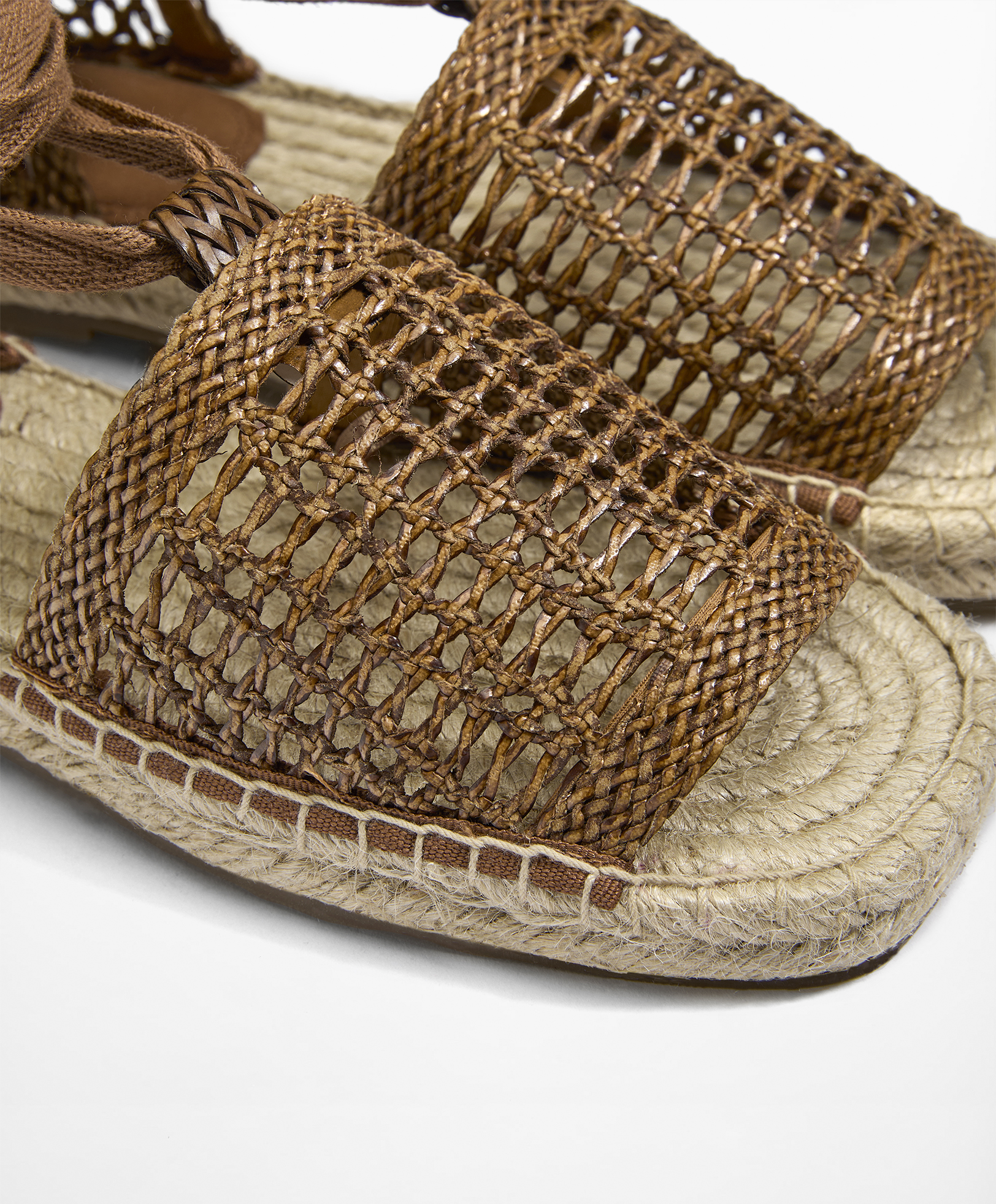 OYSHO Braided jute sandals