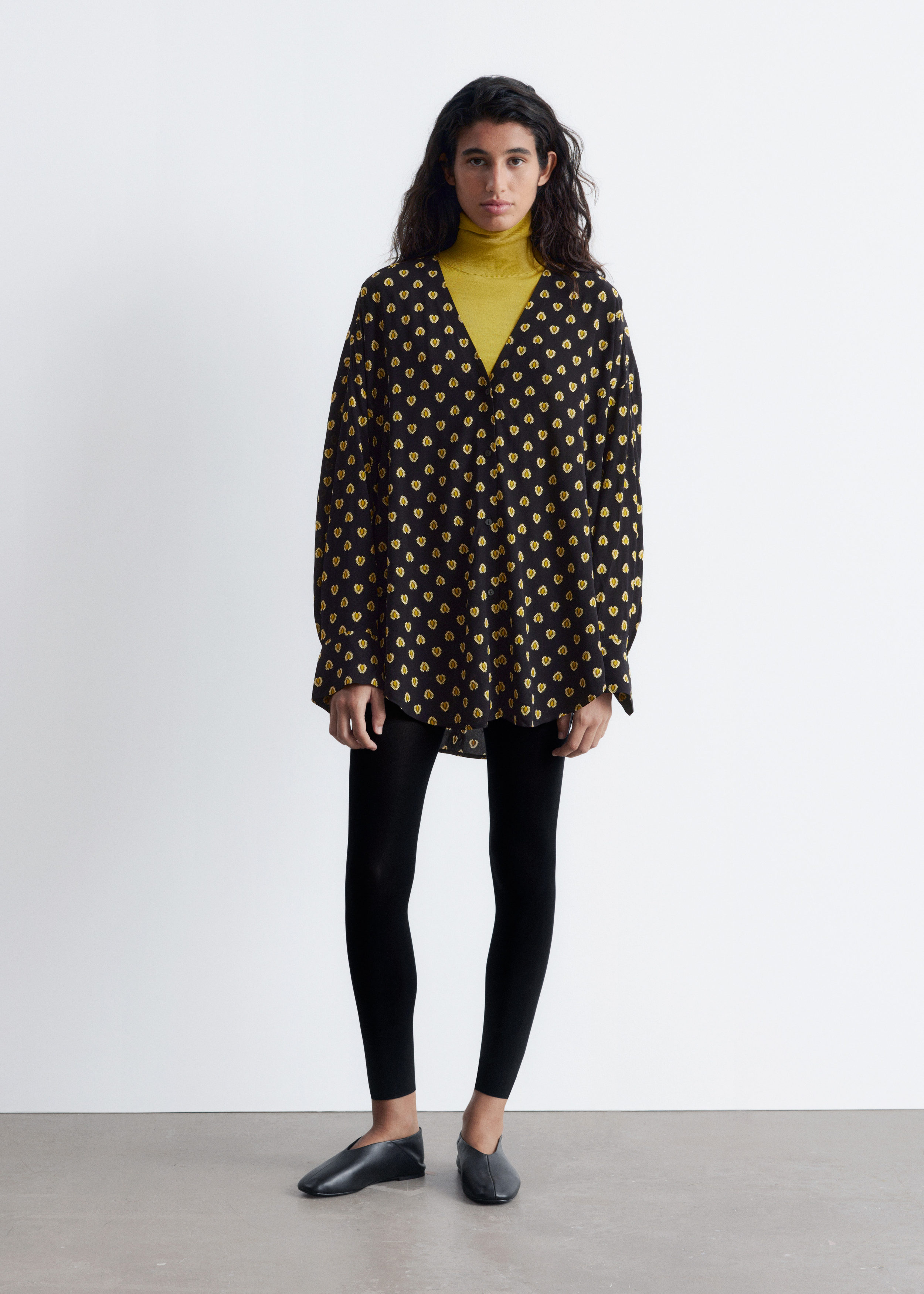 & Other Stories OVERSIZED PRINTED V-NECK BLOUSE