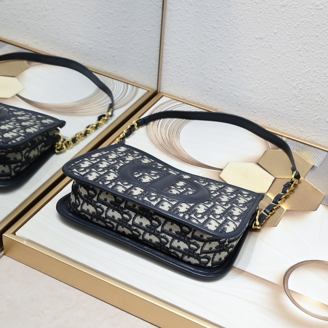 D new arrival signature hobo bag size: 23.5*14.5*6cm - Top Club
