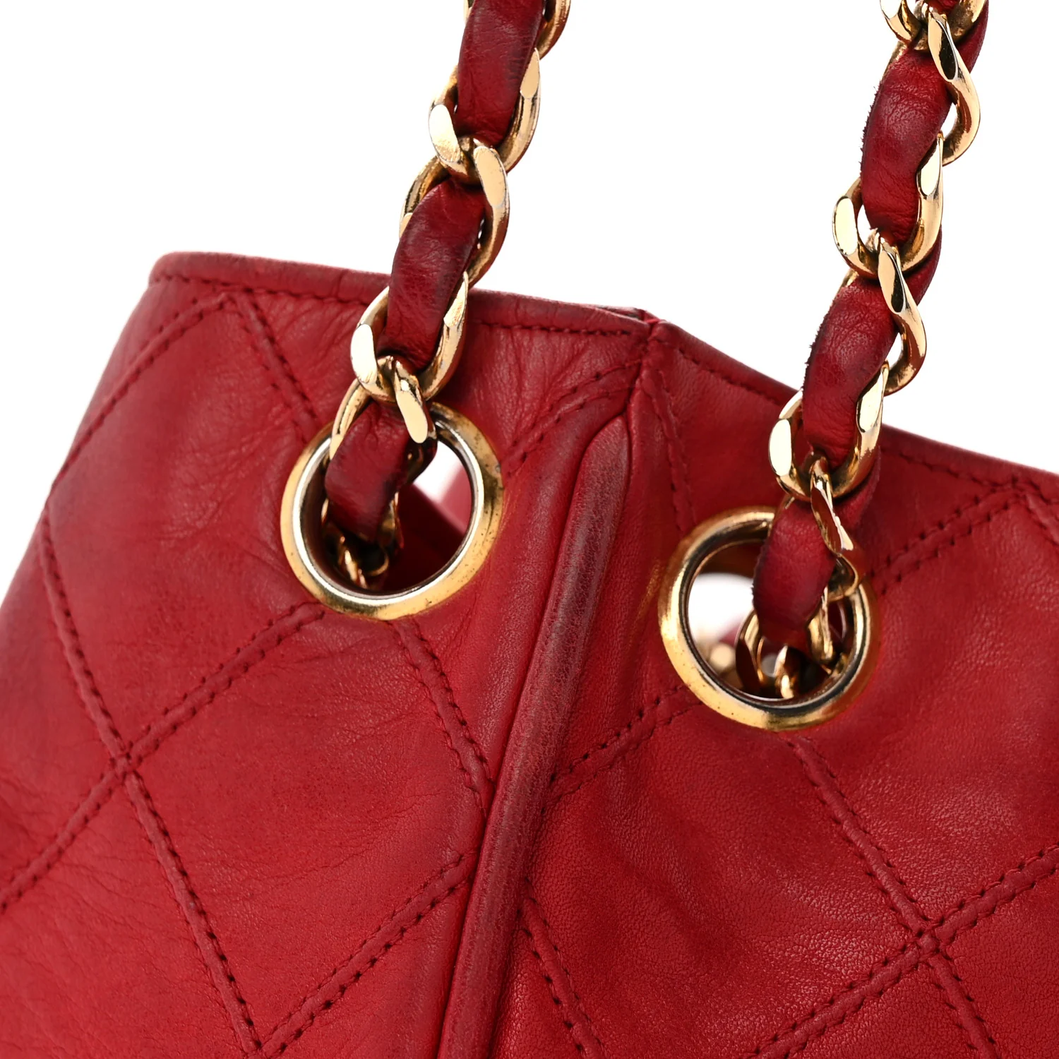 Lambskin Diamond Stitched CC Drawstring Shoulder Bag Red - Top Club