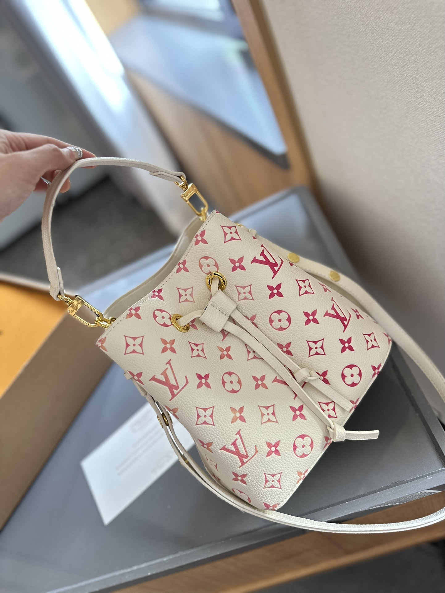 Louis new arrival NEONOE M44022 bag size: 20 cm - Top Club