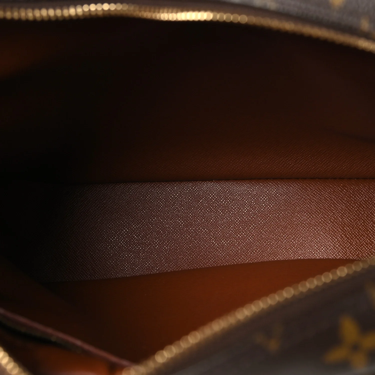 Monogram Nil 28 - Top Club