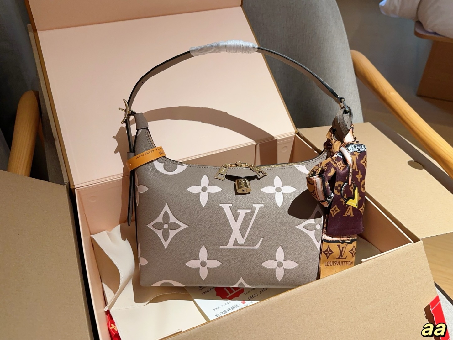 Louis new arrival hobo lock bag size:28*18*10 cm - Top Club