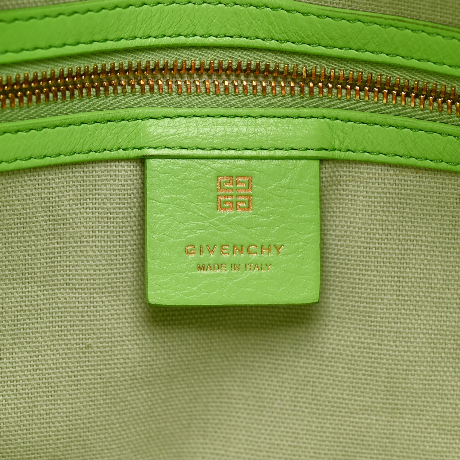 Calfskin Medium Voyou Bag Green - Top Club