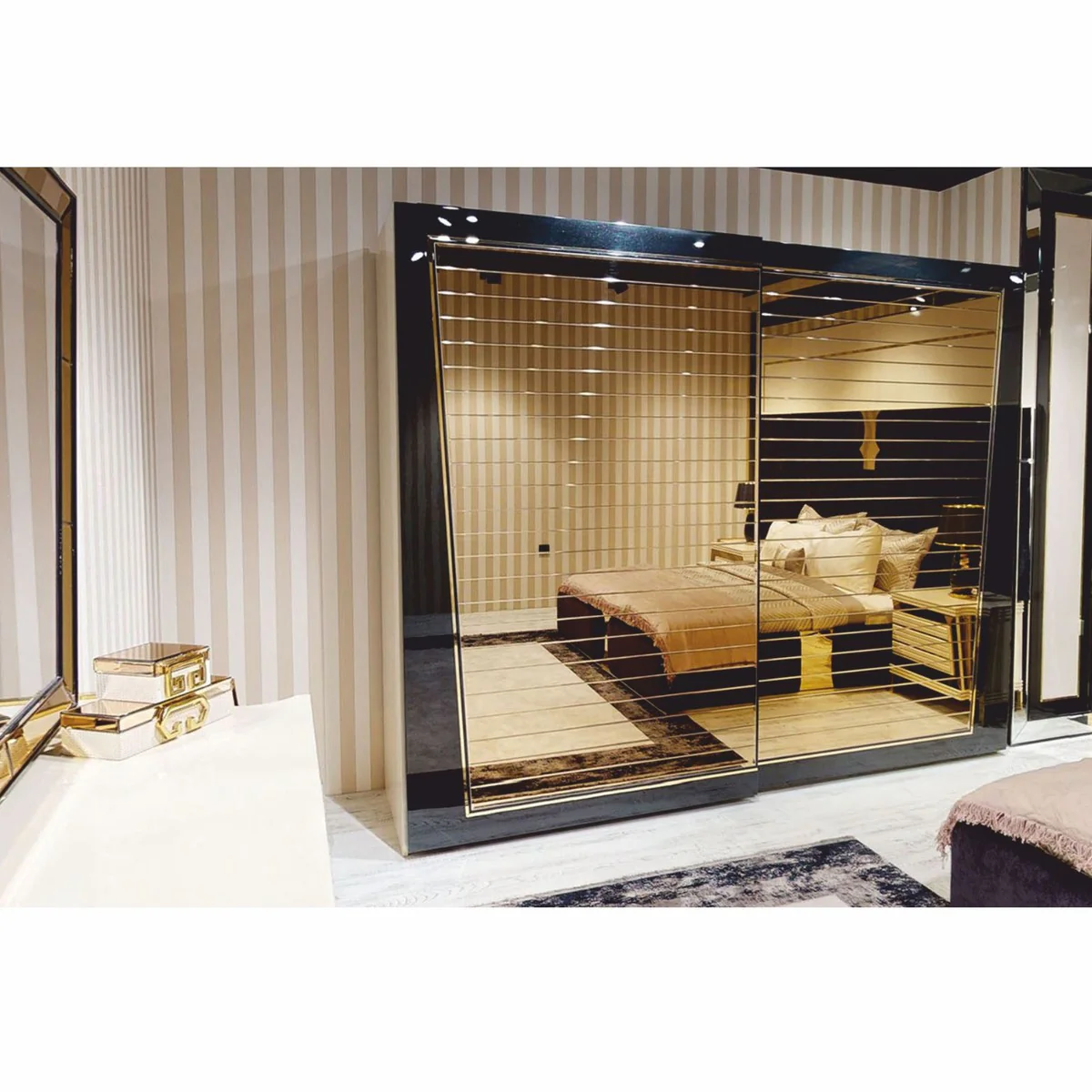 Luxury bedroom wardrobe with 2 sliding doors black / gold 280 x H. 230 cm