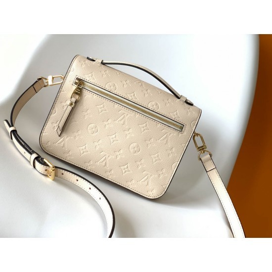 L-bag Size: 25 x 19 x 7 cm - Top Club