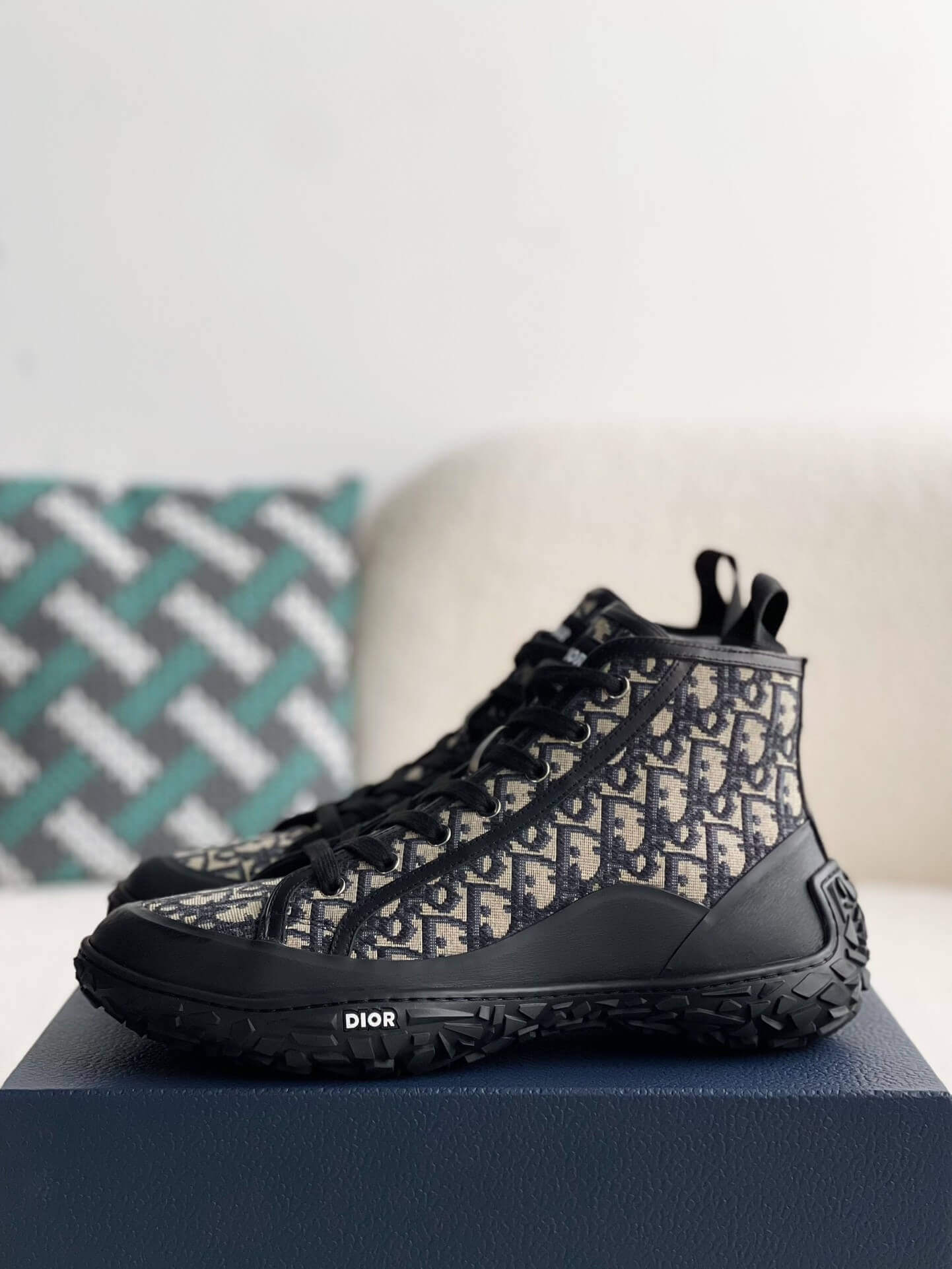 Dior B28 Black Beige Oblique High Top Trainer - Sneaker Replica Workshop