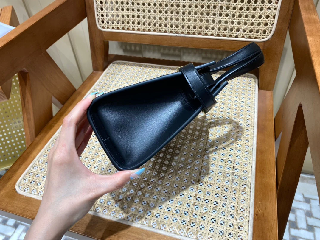 YSL Manhattan Nano Bag Black 593741 21x16x9cm - Top Club