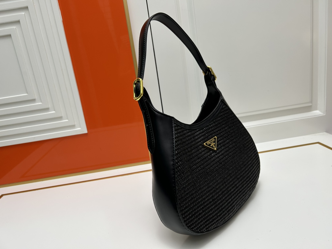 Pra new arrival women bag size : 28-22-5cm - Top Club
