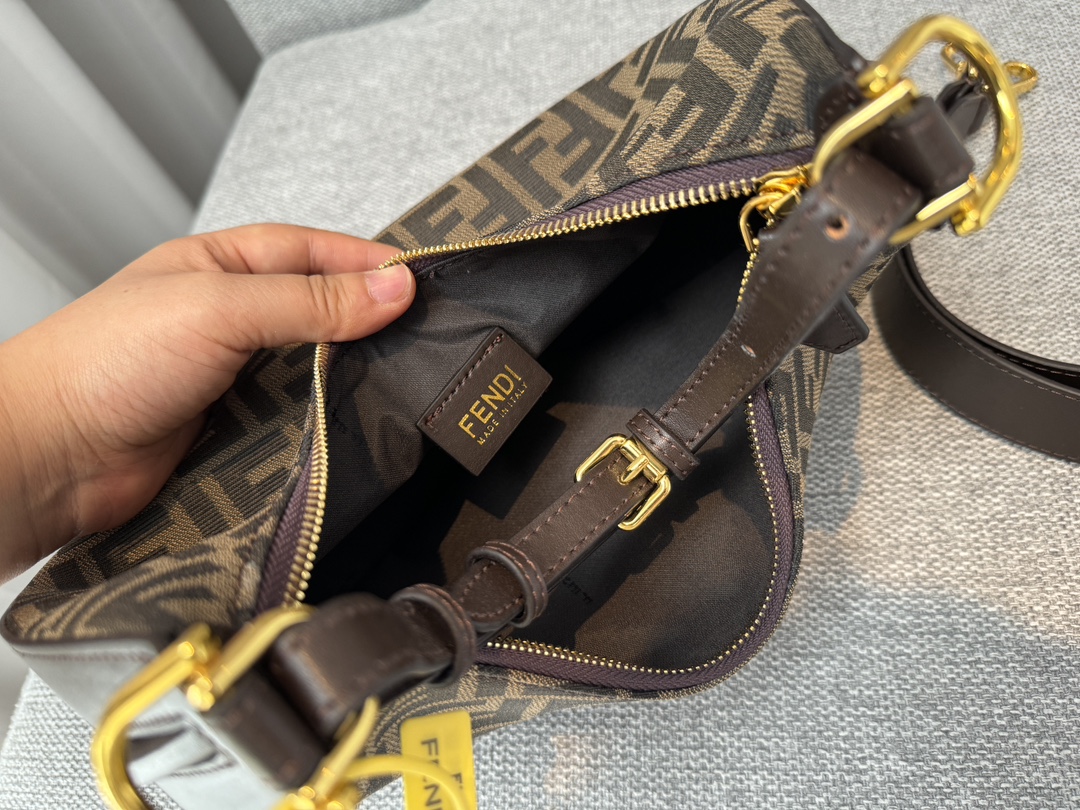 Fen new arrival bag size??28*16cm - Top Club