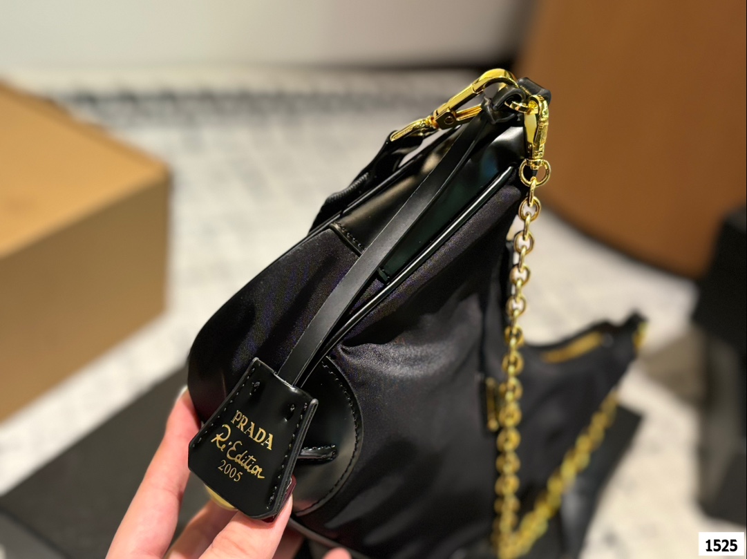 Pra new arrival hobo bag size:22 * 16cm - Top Club