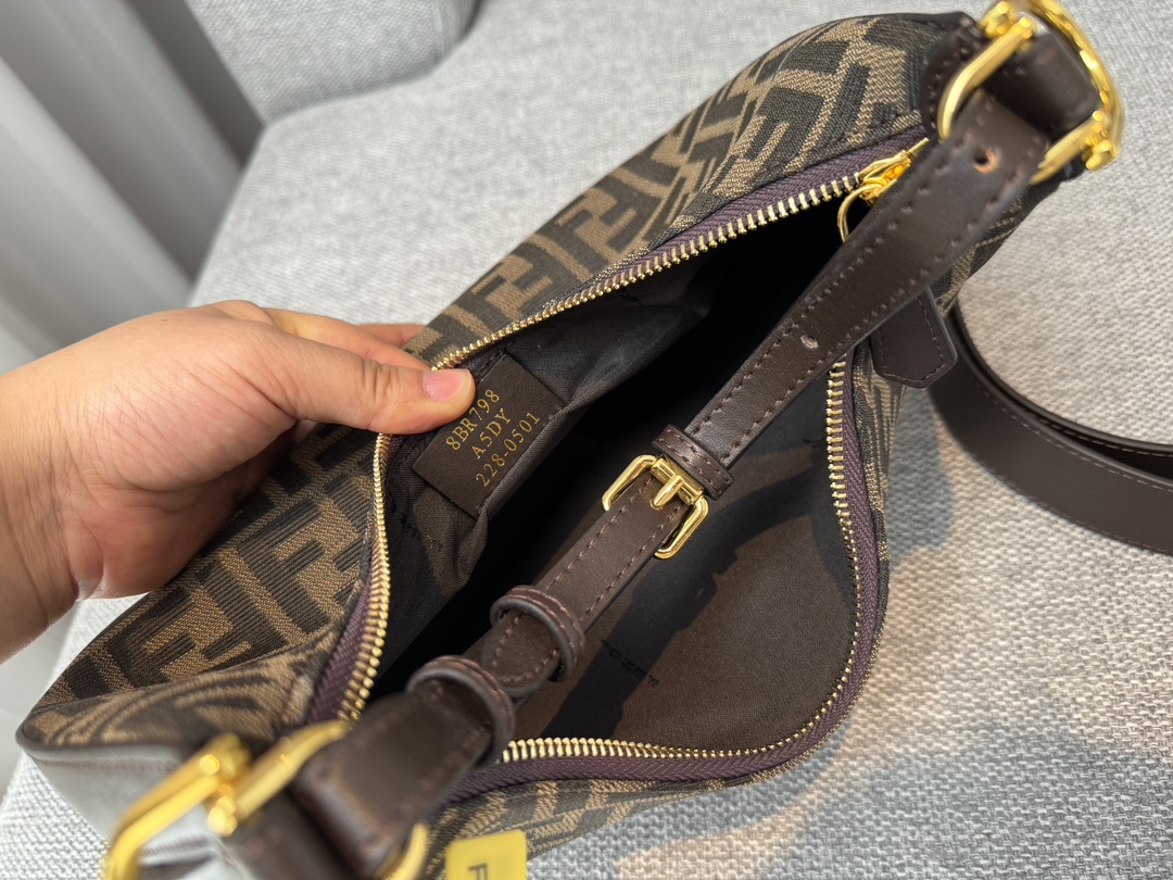 Fen new arrival bag size??28*16cm - Top Club