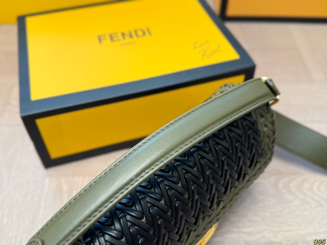 Fen new arrival Baguette bag size: 26 * 15 cm - Top Club