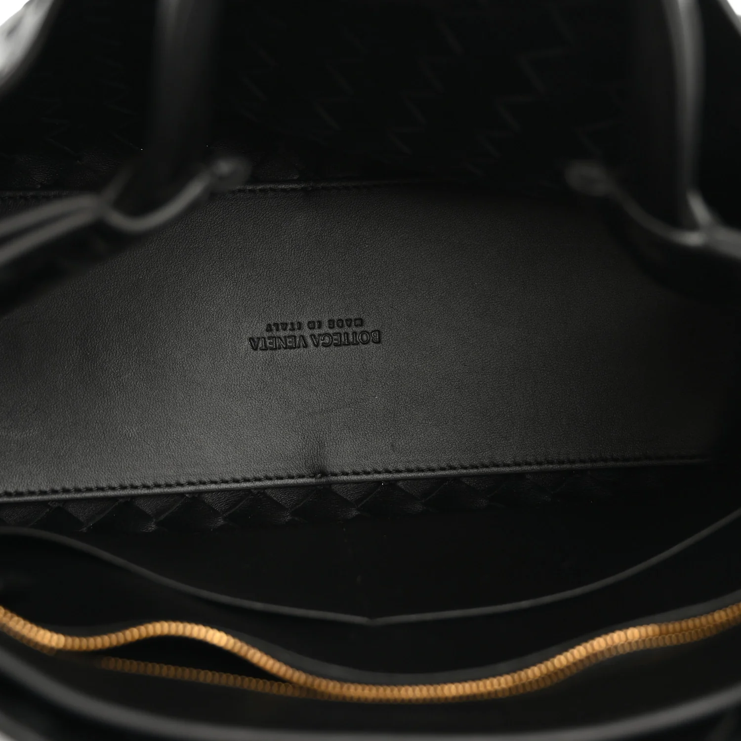 Nappa Intrecciato Medium Andiamo Shoulder Bag Black - Top Club