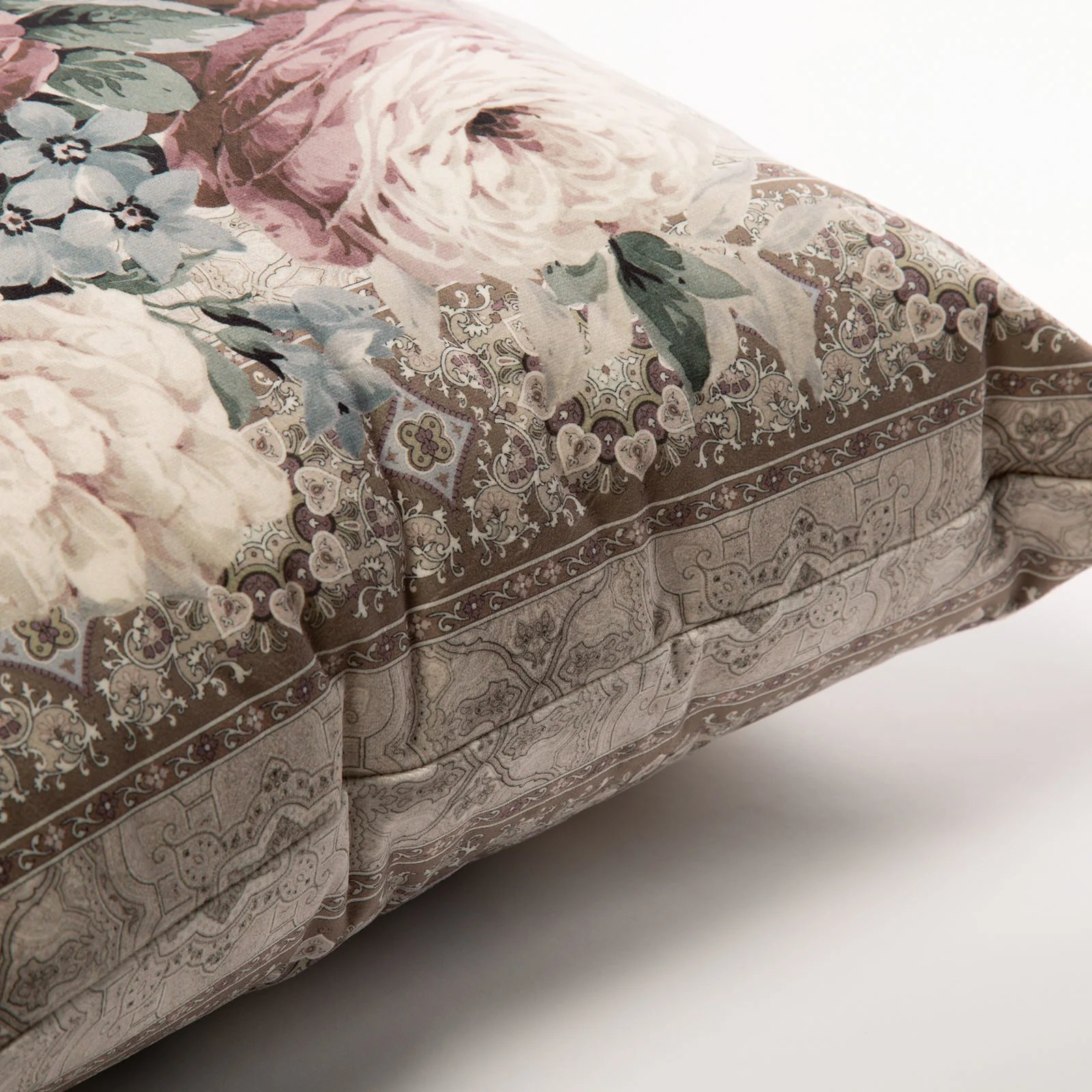 Cuscino Arredo In Velluto Royal Velluto Cm. 50X50 Tortora Modern