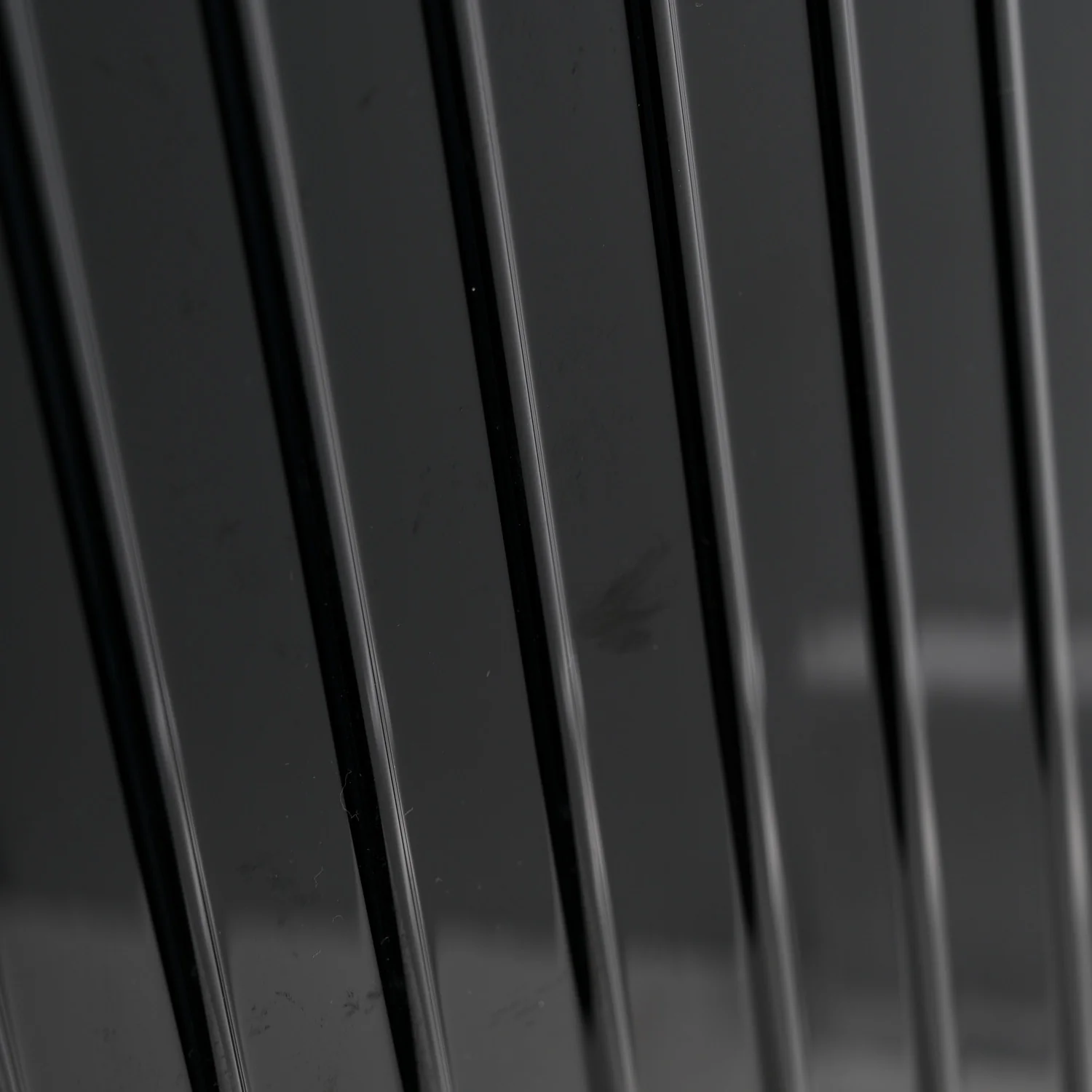 Gloss Polycarbonate Essential Lite Cabin U Black - Top Club