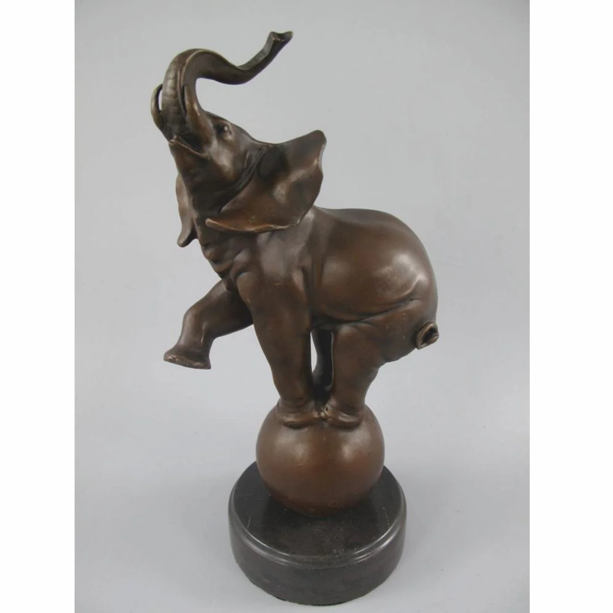 Bronze decorative sculpture elephant bronze / black H. 33 cm - decorative figure