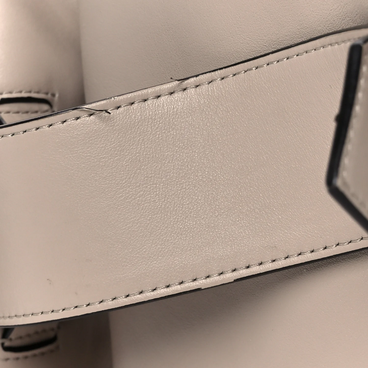 Soft Calfskin Medium Soft Antigona Dune - Top Club