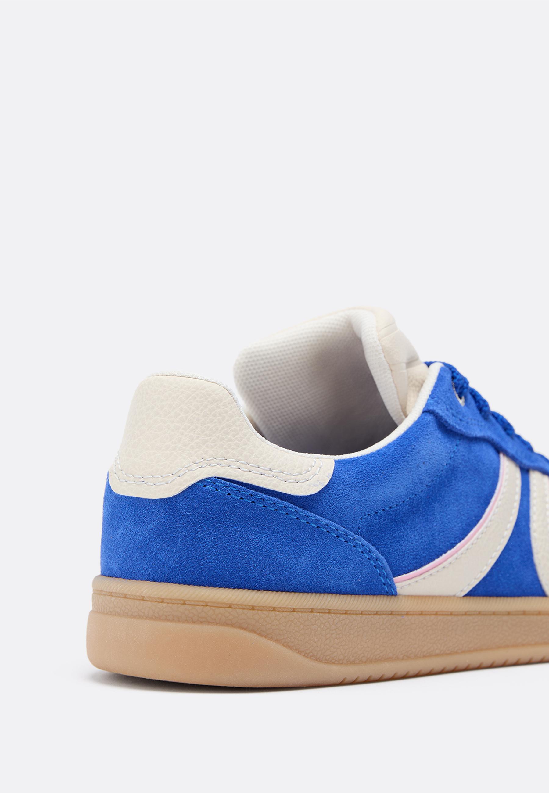 CASUAL LEATHER TRAINERS