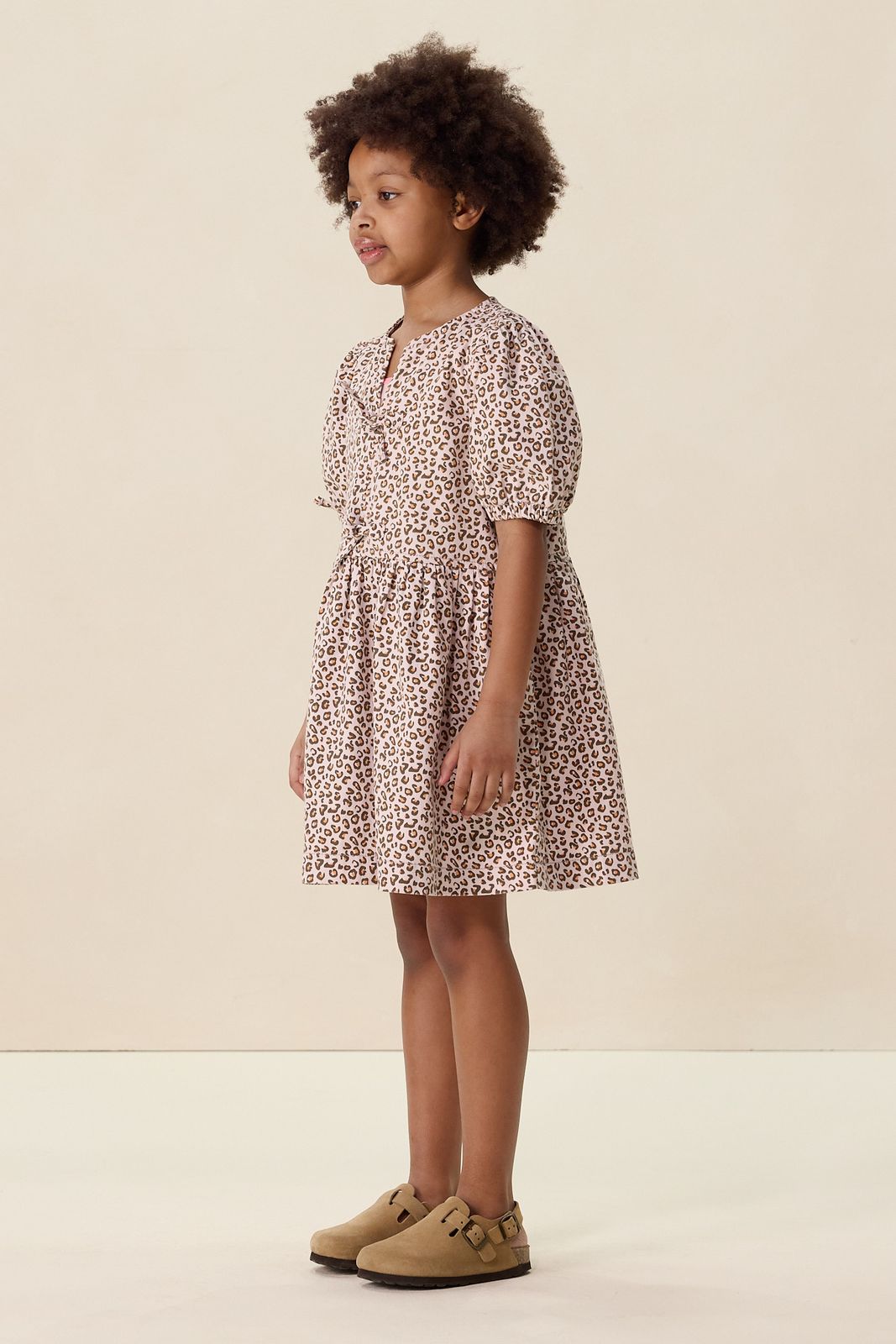 Lichtroze jurk met leopard print