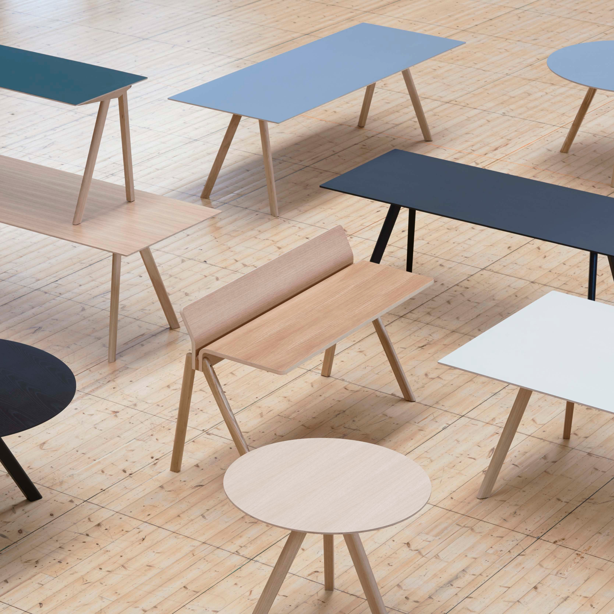 Bureau CPH10 mat eiken gelakt onderstel linoleum green